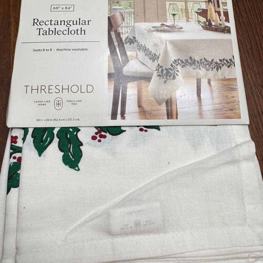 Threshold White and Green Tablecloth with Leaf Design